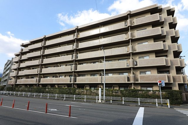 メロディーハイム芦屋浜の外観|外観は落ち着いています