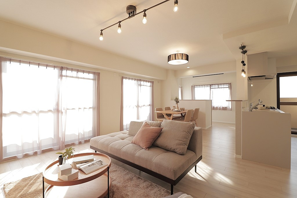 メロディーハイム芦屋浜の居間・リビング|おしゃれな居間です　22.5帖