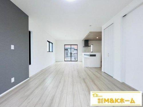 半田市栄町4丁目　全5棟　2号棟の居間・リビング|LDK広々20帖♪