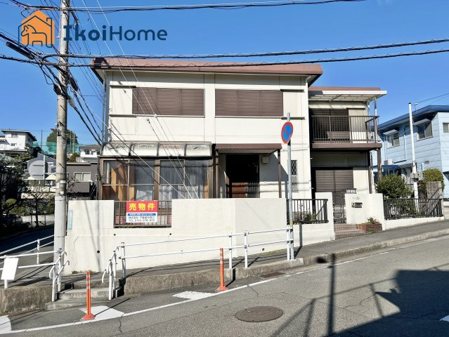 明石市北朝霧丘2丁目　中古戸建の外観|山陽電鉄「大蔵谷」駅徒歩19分！敷地約47坪！角地！軽量鉄骨造のゆったり6SLDKの間取りのお家♪