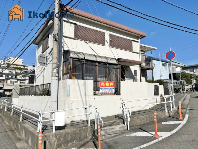 明石市北朝霧丘2丁目　中古戸建の駐車場|●資料・カタログのご請求無料●リフォームのご相談等も承っております。建て替え用地としてもご検討可！