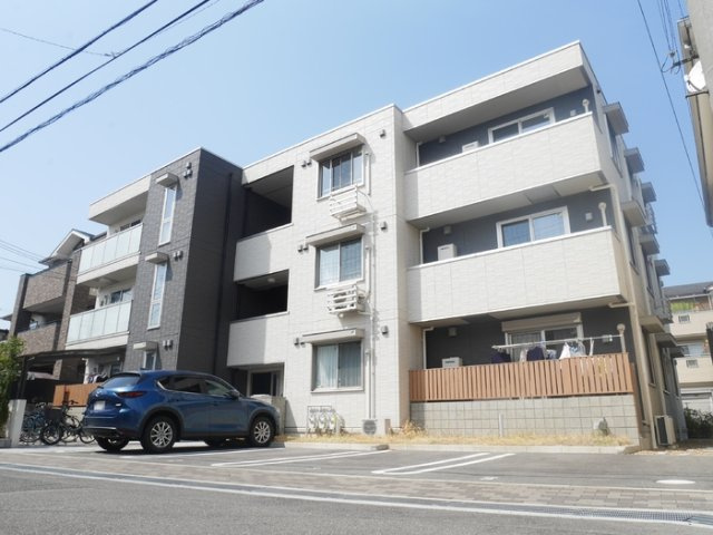 AZUR上中条の外観