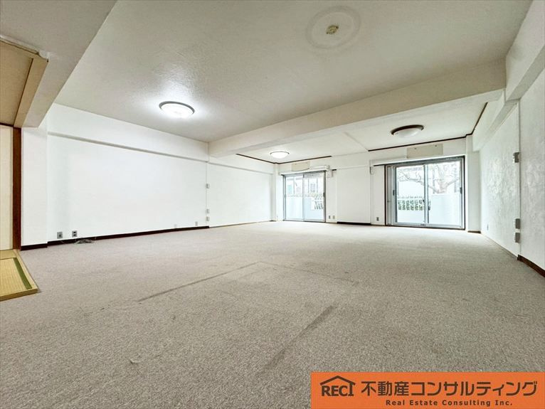 エステート岡本の洋室