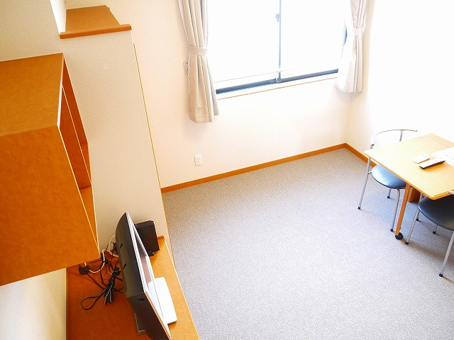 レオパレス伏見Ⅲの寝室|広くて明るい寝室