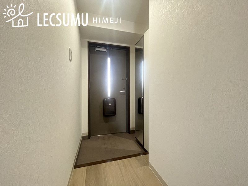 ライフアベニュー城山三番館の玄関
