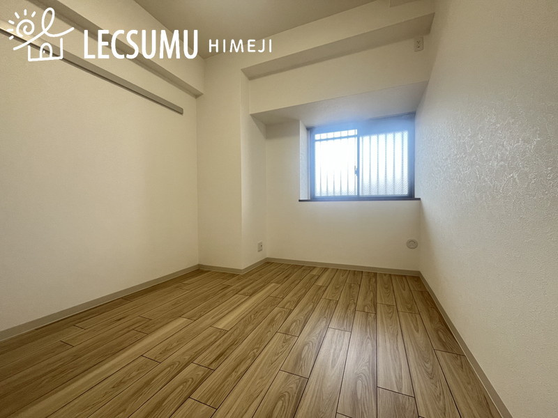 ライフアベニュー城山三番館の洋室