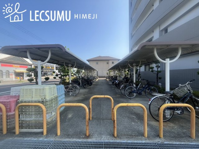 ライフアベニュー城山三番館の駐輪場