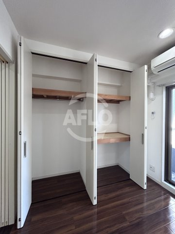 ブラービ新大阪の収納|BRAVI新大阪　クローゼット