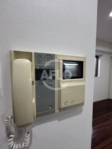 ブラービ新大阪のセキュリティ|BRAVI新大阪　モニター付きインターホン