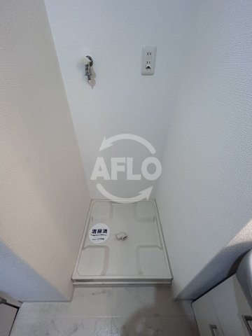 ブラービ新大阪の洗面所|BRAVI新大阪　洗濯パン