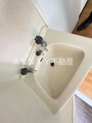 【洗面所】 | ハイツアオキ第１２ | 明るい洗面所です