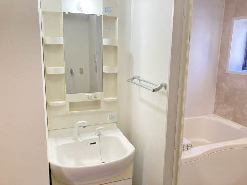 エクセルシエール竹島の独立洗面台