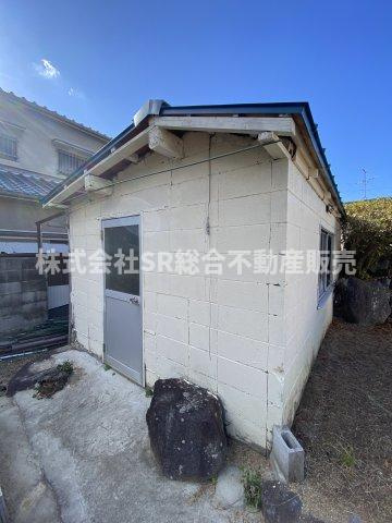 上六万寺町中古戸建のその他共用部分|離れがあります。