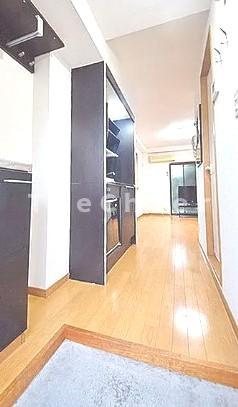 アイコートひばりが丘の玄関