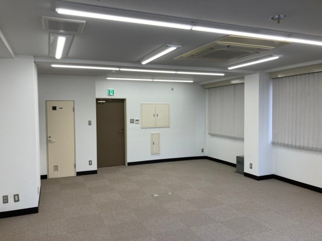 石澤ビルの居間・リビング