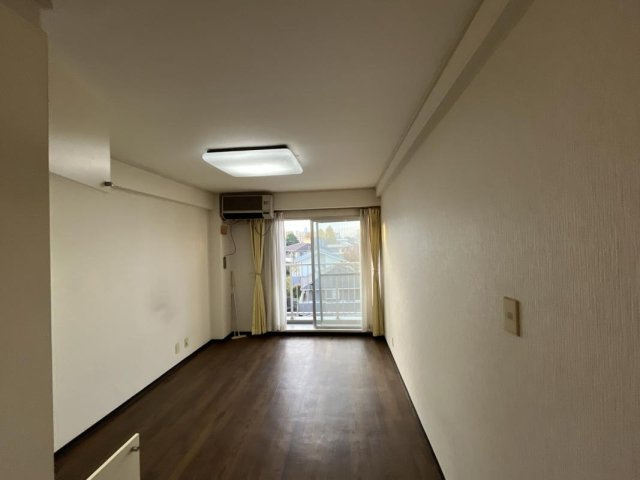 パレ・ドール本郷の居間・リビング