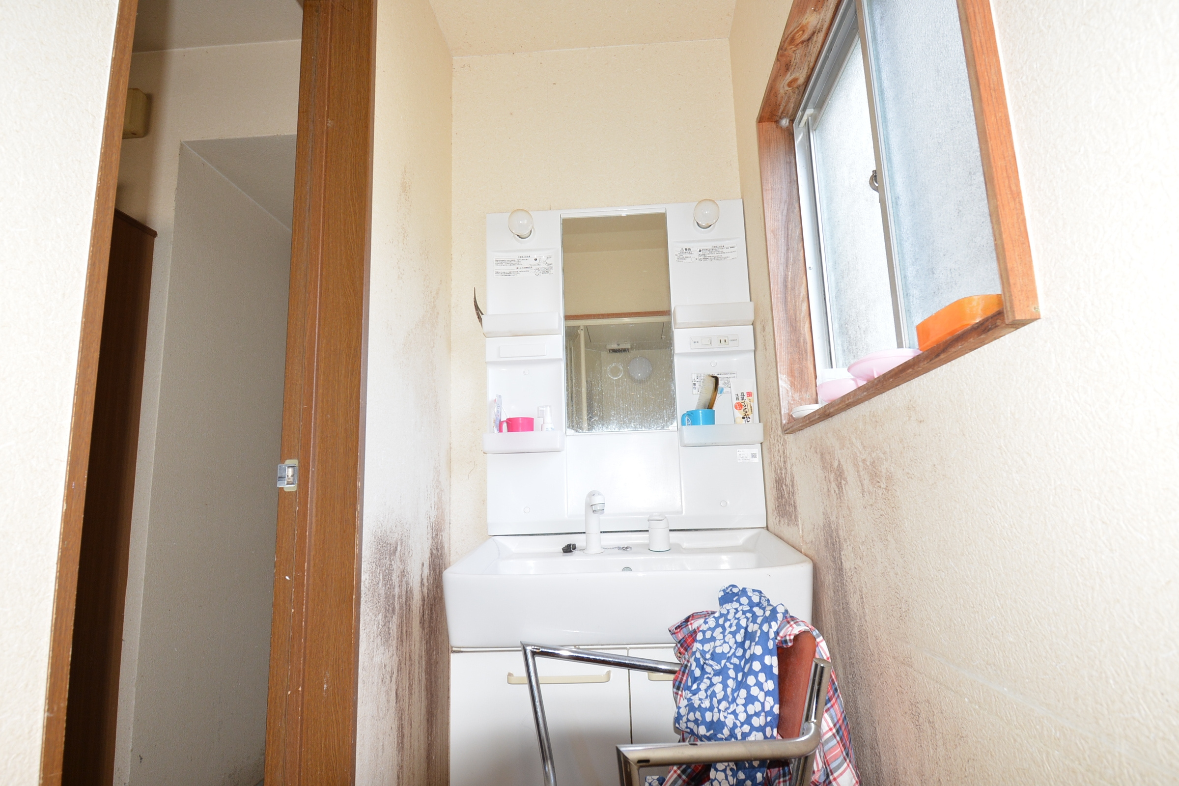 丹波市山南町和田の事務所の洗面所