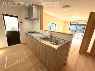 【キッチン】 | 岐阜市岩井5LDK中古住宅！リフォーム済みです♪敷地広々73坪！お庭スペースあり！ | 岐阜市岩井5LDK中古住宅！リフォーム済みです♪敷地広々73坪！お庭スペースあり！