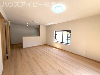 【居間・リビング】 | 岐阜市岩井5LDK中古住宅！リフォーム済みです♪敷地広々73坪！お庭スペースあり！ | 岐阜市岩井5LDK中古住宅！リフォーム済みです♪敷地広々73坪！お庭スペースあり！