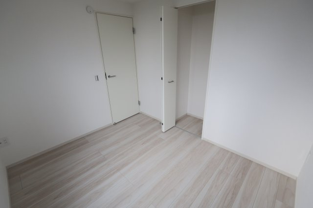 《仲介手数料無料》浦和区瀬ヶ崎４丁目32-6新築一戸建てLIGAREの洋室|3階 4.4帖