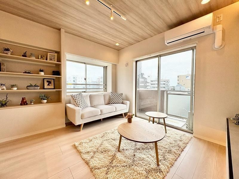 ユアコート富士見台の居間・リビング|嬉しい家具付きで初期費用を抑えて新生活を始めることができます。