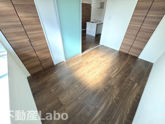 徳島市南二軒屋町新開の賃貸マンションの洋室