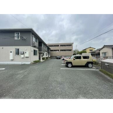 エスポワールＭの駐車場