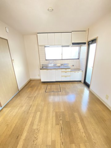 吉岡貸家の居間・リビング