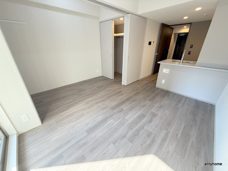 エスリードレジデンス玉造ザ・イースト　仲介手数料無料の洋室