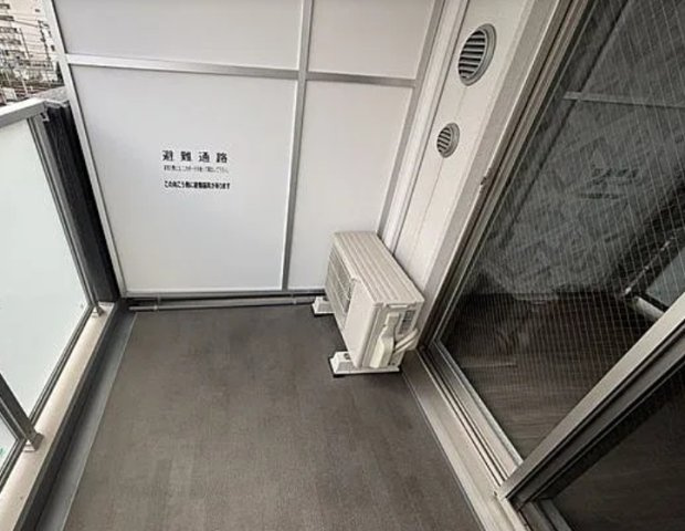 セレニテ新大阪プリエ のバルコニー
