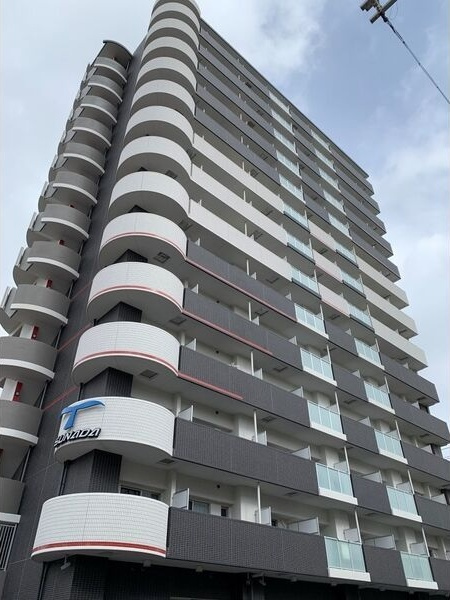 セレニテ新大阪プリエ の外観