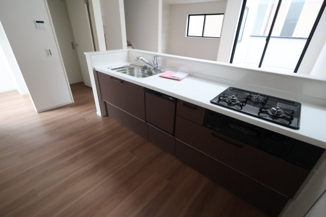 《仲介手数料無料》浦和区瀬ヶ崎４丁目32-6新築一戸建てLIGAREのキッチン