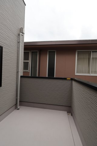《仲介手数料無料》浦和区瀬ヶ崎４丁目32-6新築一戸建てLIGAREのバルコニー