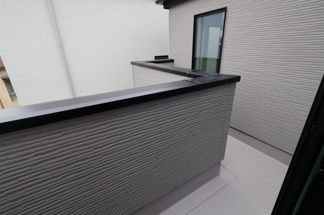 《仲介手数料無料》浦和区瀬ヶ崎４丁目32-6新築一戸建てLIGAREのバルコニー