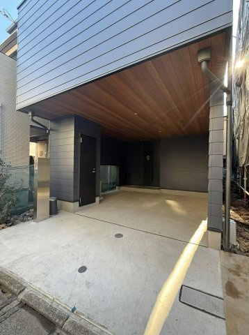 碑文谷6丁目戸建の駐車場