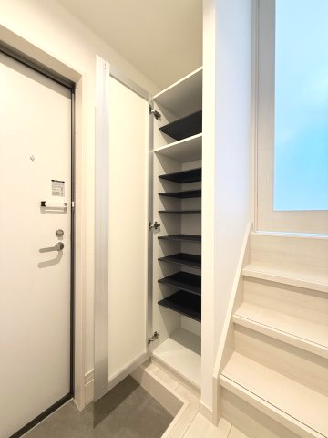 ポラリス鳥栖駅南の玄関|たっぷり収納できます