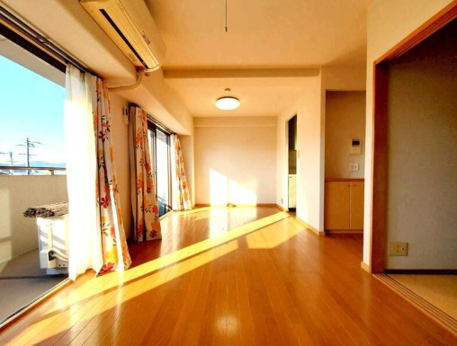 サーパス高須第3の居間・リビング|使いやすいリビングです