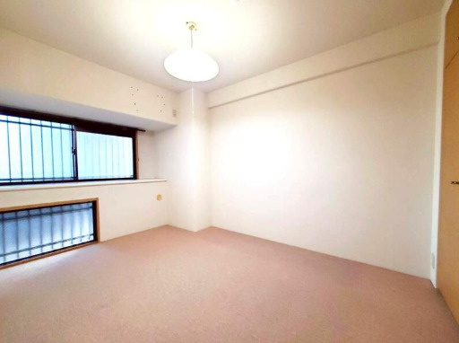 サーパス高須第3の洋室|明るい洋室です