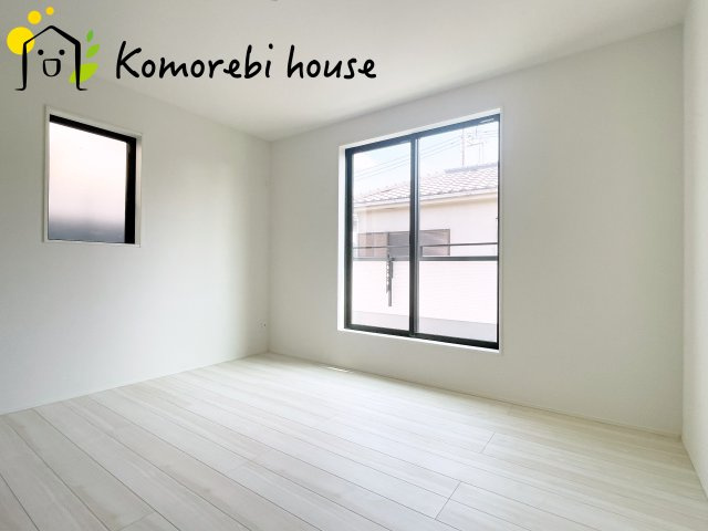 さいたま市見沼区小深作　9期　新築一戸建て　グラファーレの寝室|開放的な寝室です