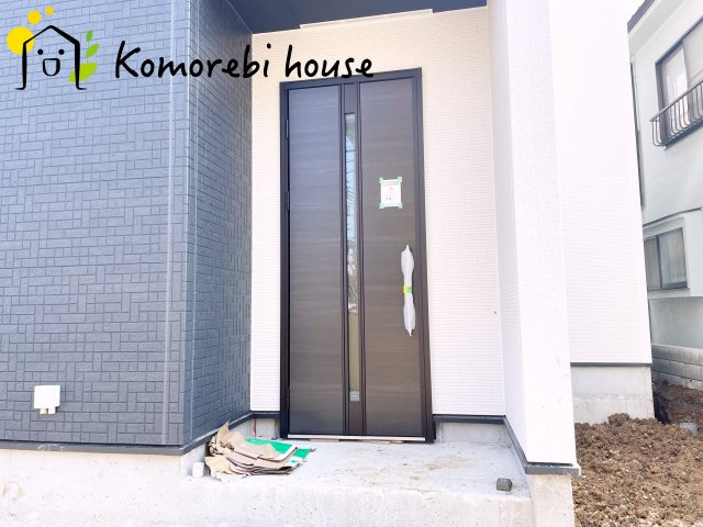 さいたま市見沼区小深作　9期　新築一戸建て　グラファーレの玄関|玄関です