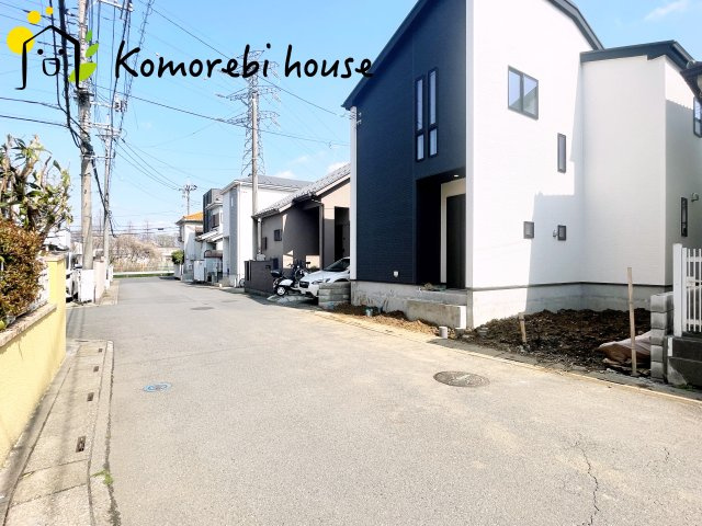 さいたま市見沼区小深作　9期　新築一戸建て　グラファーレの前面道路含む現地写真|前面道路含む現地写真です