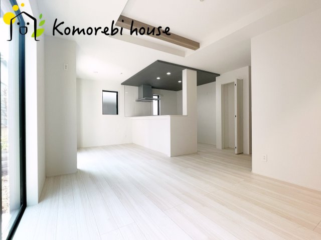 さいたま市見沼区小深作　9期　新築一戸建て　グラファーレの居間・リビング|居間です