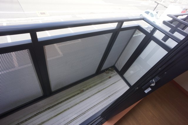 【バルコニー】 | ロイヤル広野 | 落ち着いた時間を過ごせるバルコニーです