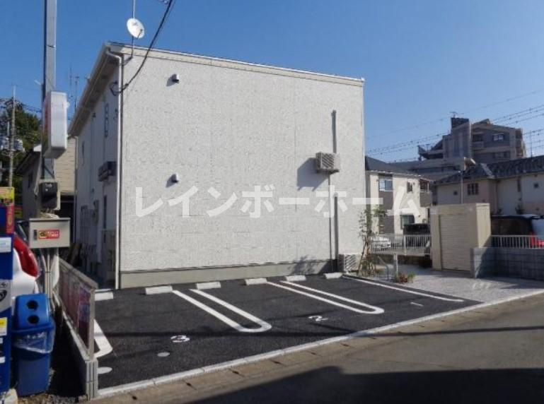 リヴェール上ノ原の駐車場