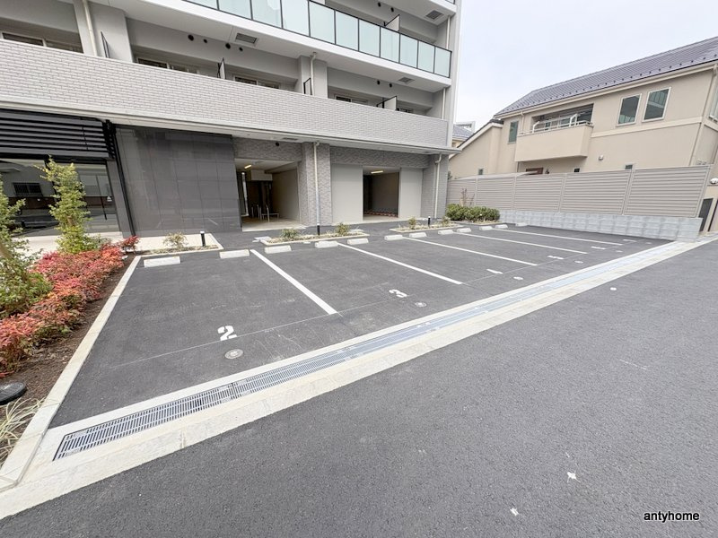 エスリードレジデンス玉造ザ・イースト　仲介手数料無料の駐車場