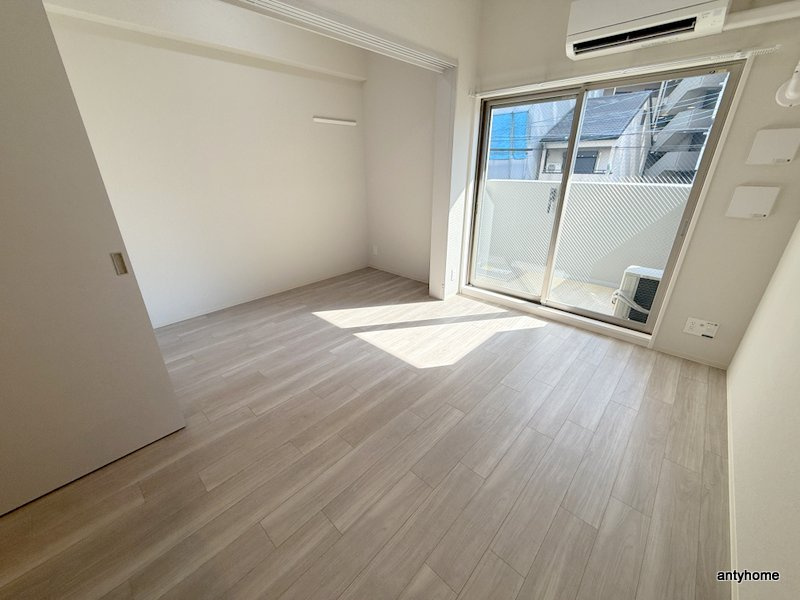 エスリードレジデンス玉造ザ・イースト　仲介手数料無料の居間・リビング