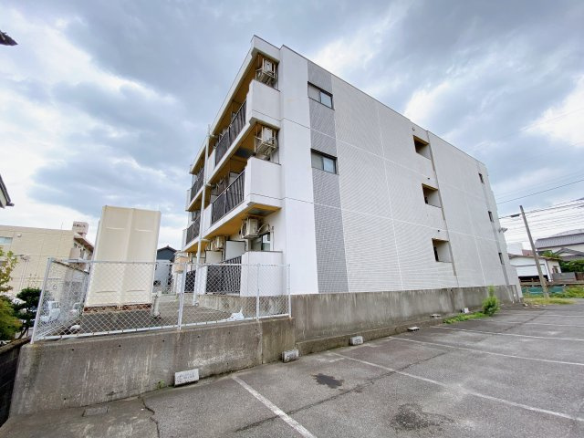 半田市大和町　チサトコーポレイトハウスの外観