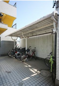 半田市大和町　チサトコーポレイトハウスの駐車場