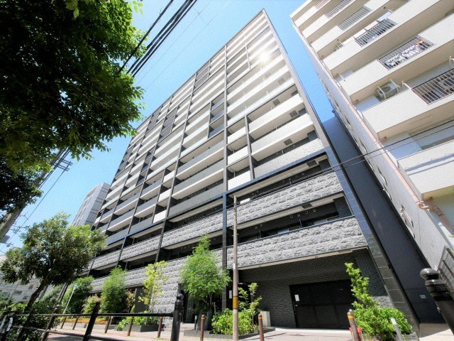 プレサンス新大阪ザシティの外観
