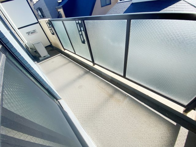 ラーバンライブ・別所沼公園のバルコニー